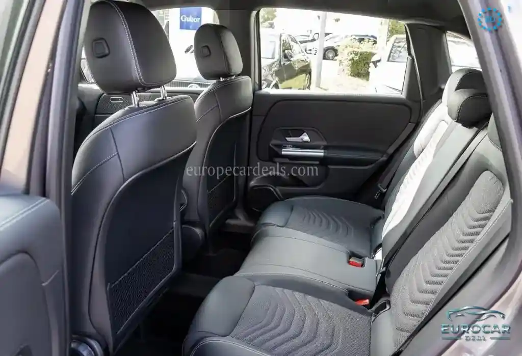 Mercedes-Benz B 180
