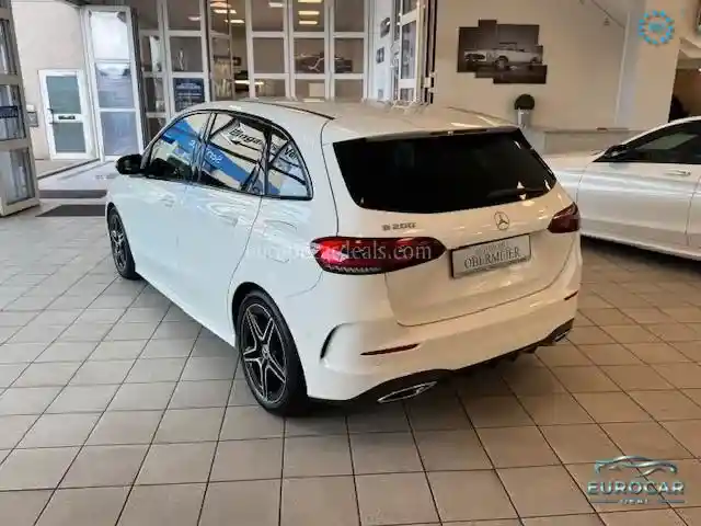 Mercedes-Benz B 200