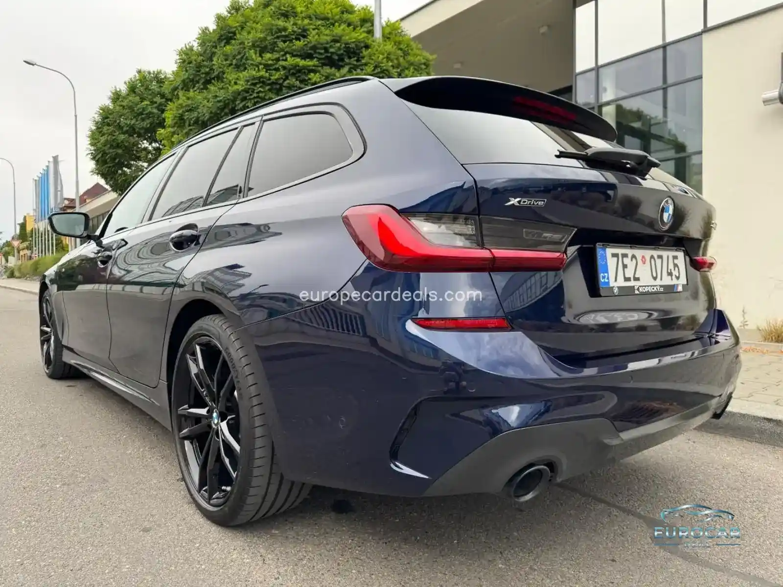 BMW 330