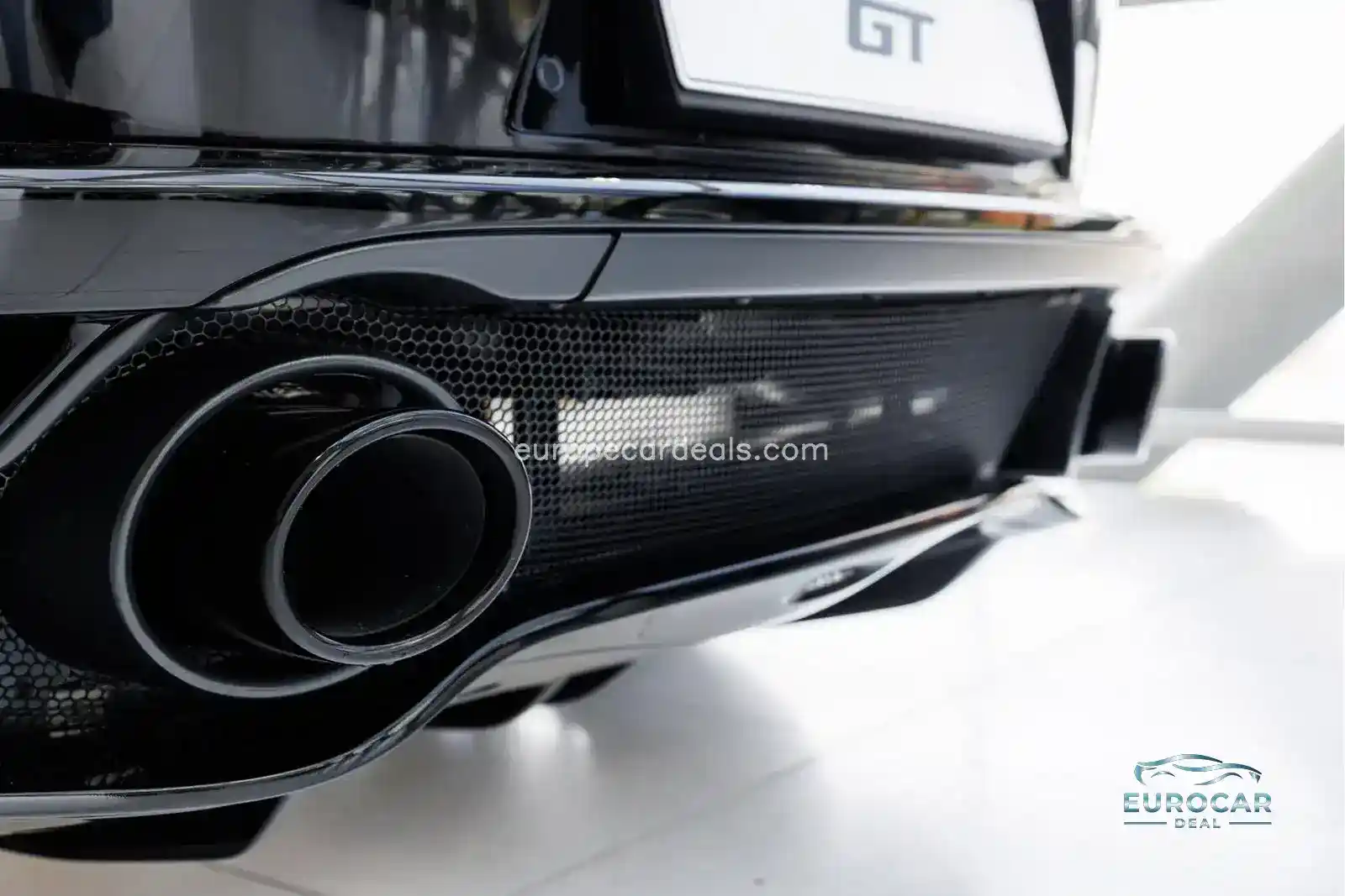 McLaren GT