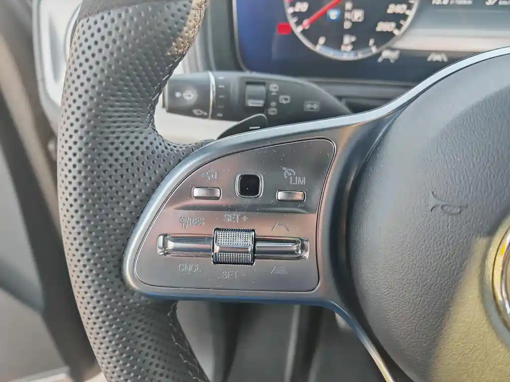 Mercedes-Benz G 500