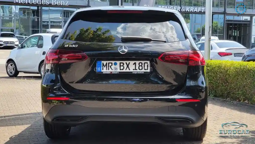 Mercedes-Benz B 180
