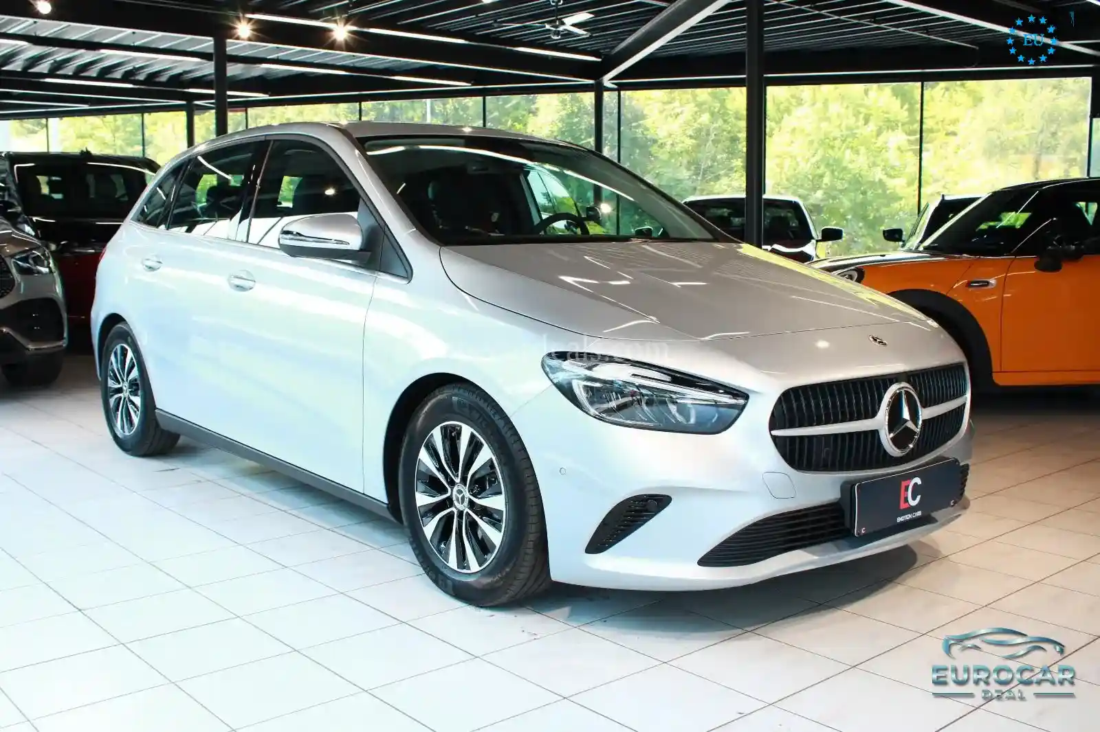 Mercedes-Benz B 180
