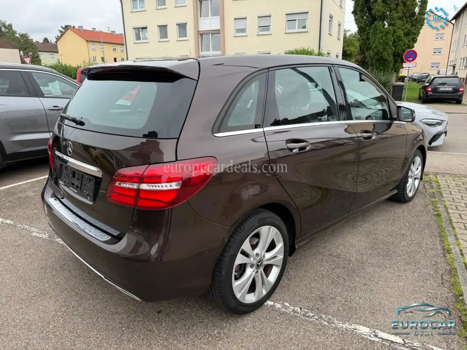 Mercedes-Benz B 180