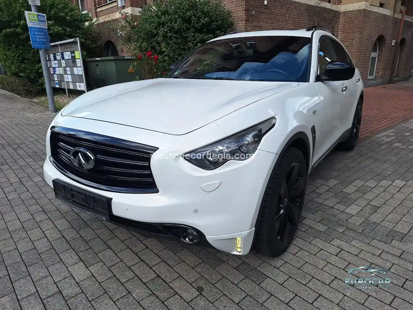 Infiniti QX70
