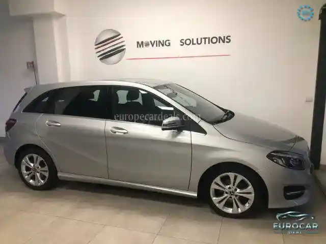 Mercedes-Benz B 180