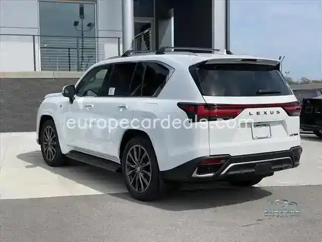 Lexus LX 600