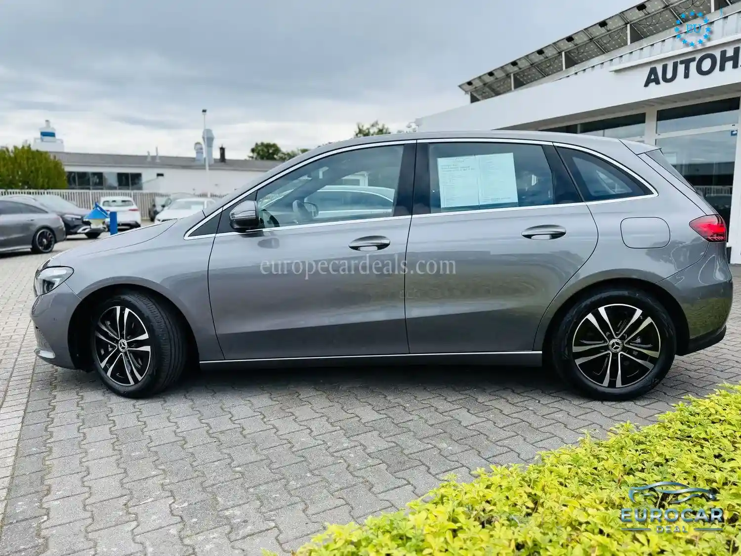 Mercedes-Benz B 180