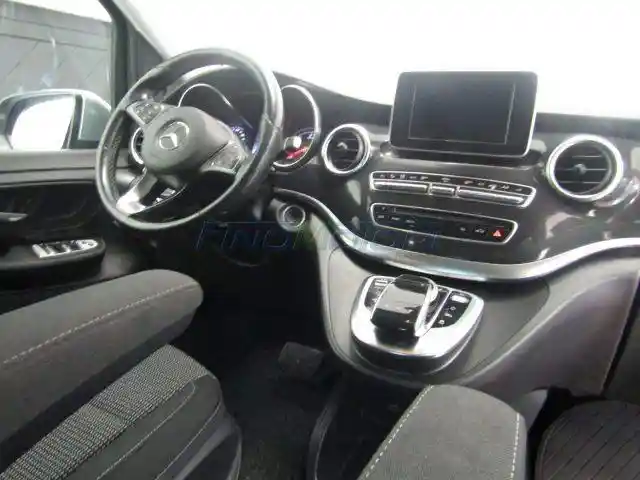 Mercedes-Benz V 200