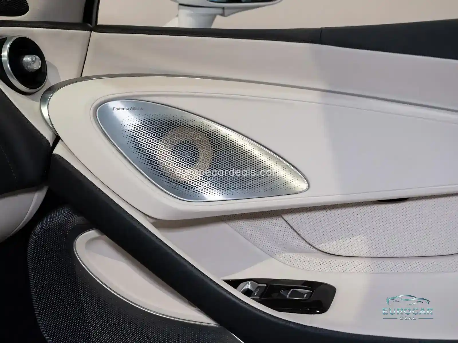 McLaren GT