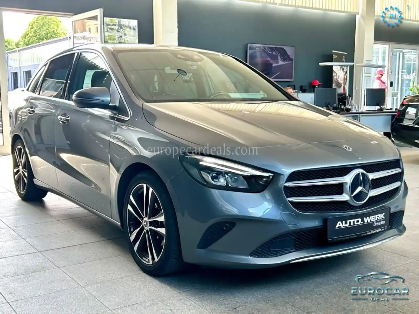 Mercedes-Benz B 180