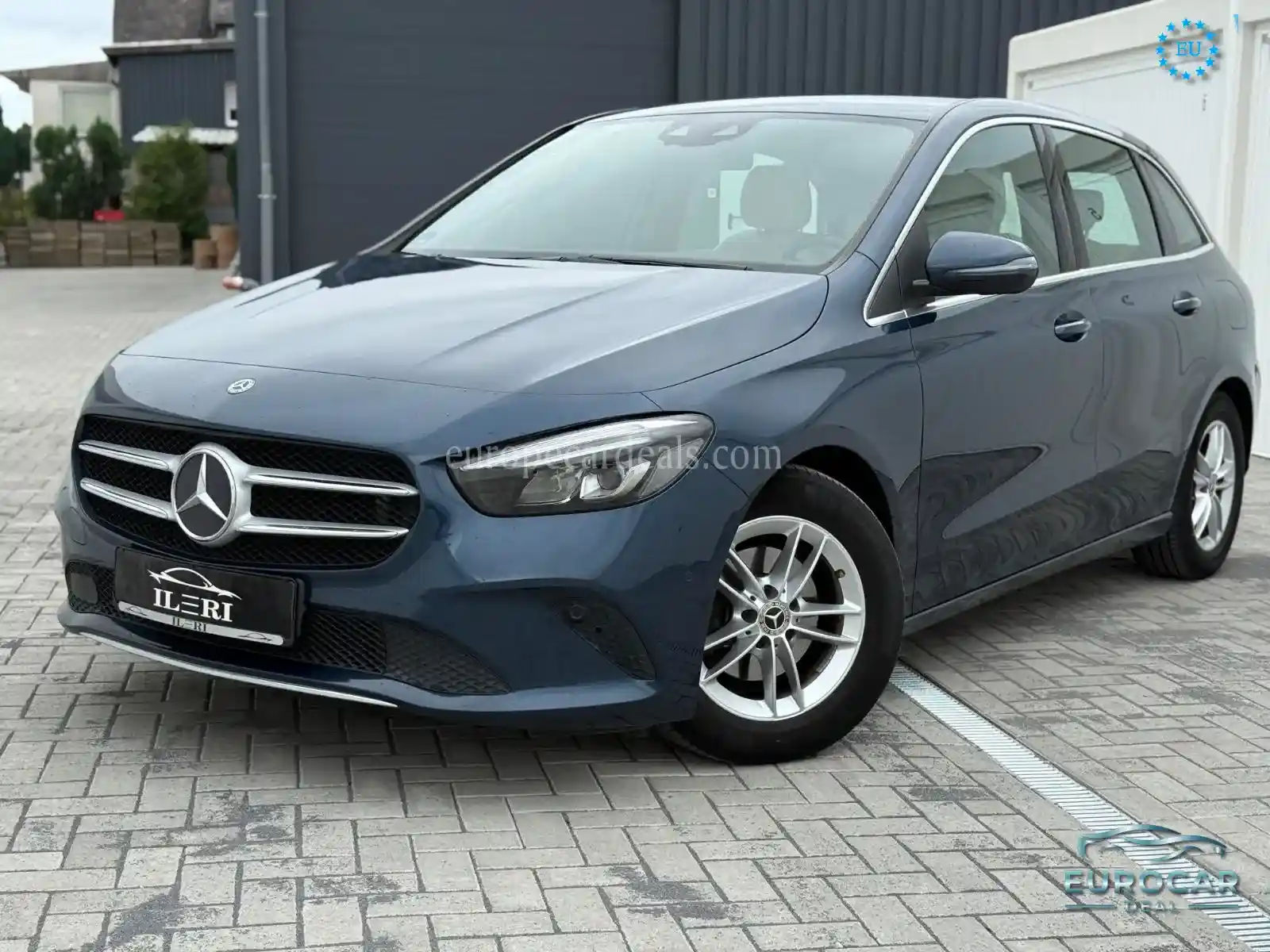 Mercedes-Benz B 180