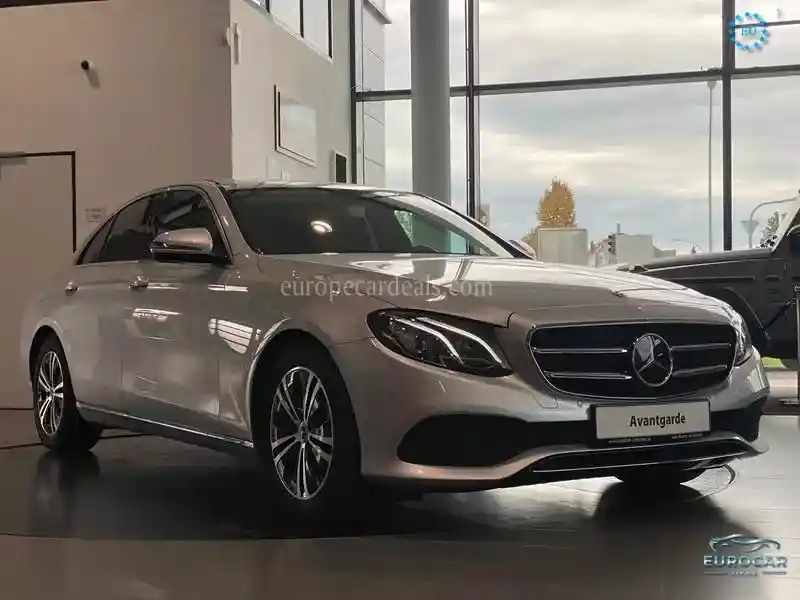 Mercedes-Benz E 200