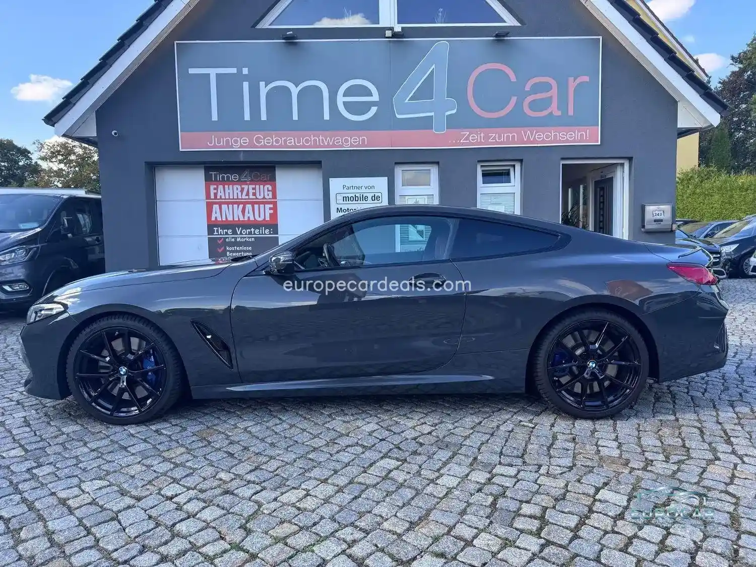 BMW 840