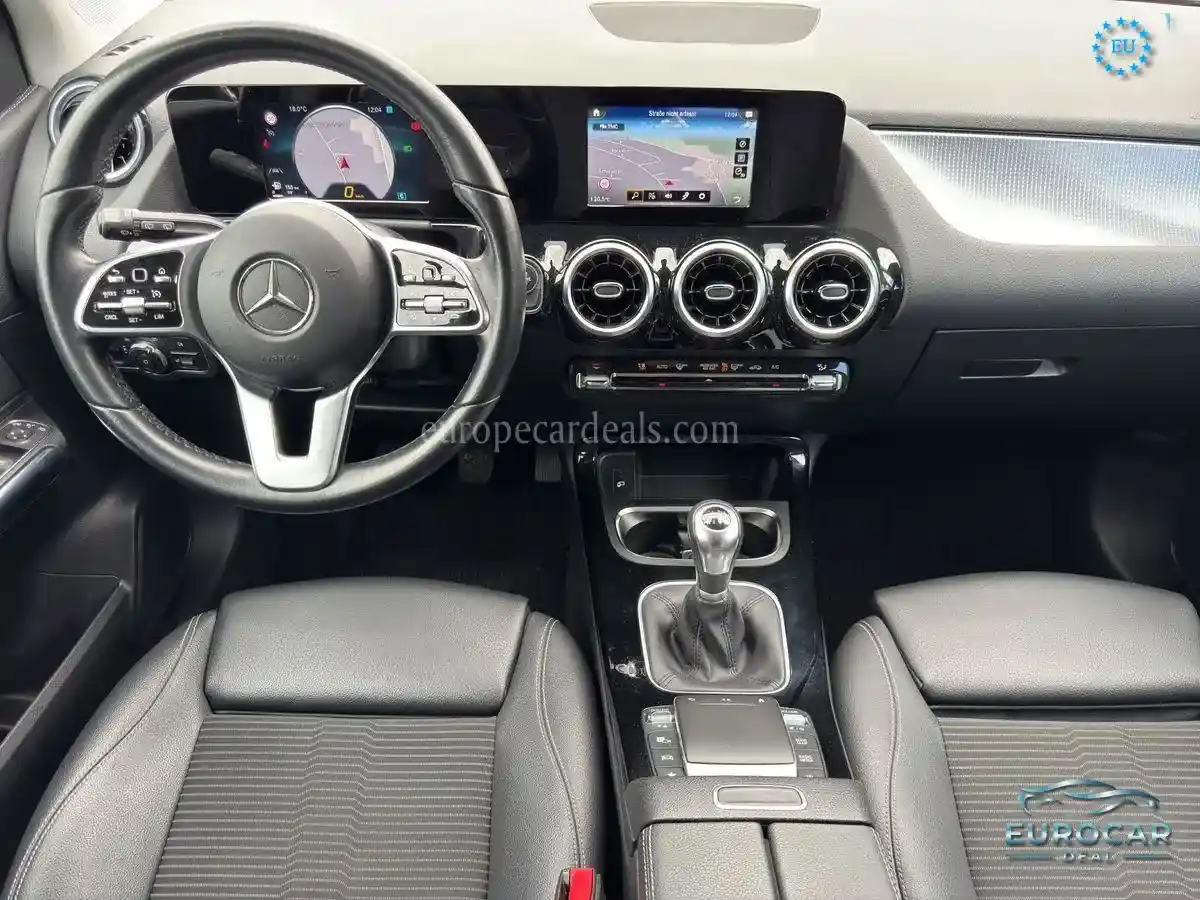 Mercedes-Benz B 180