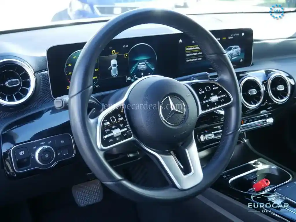 Mercedes-Benz A 220