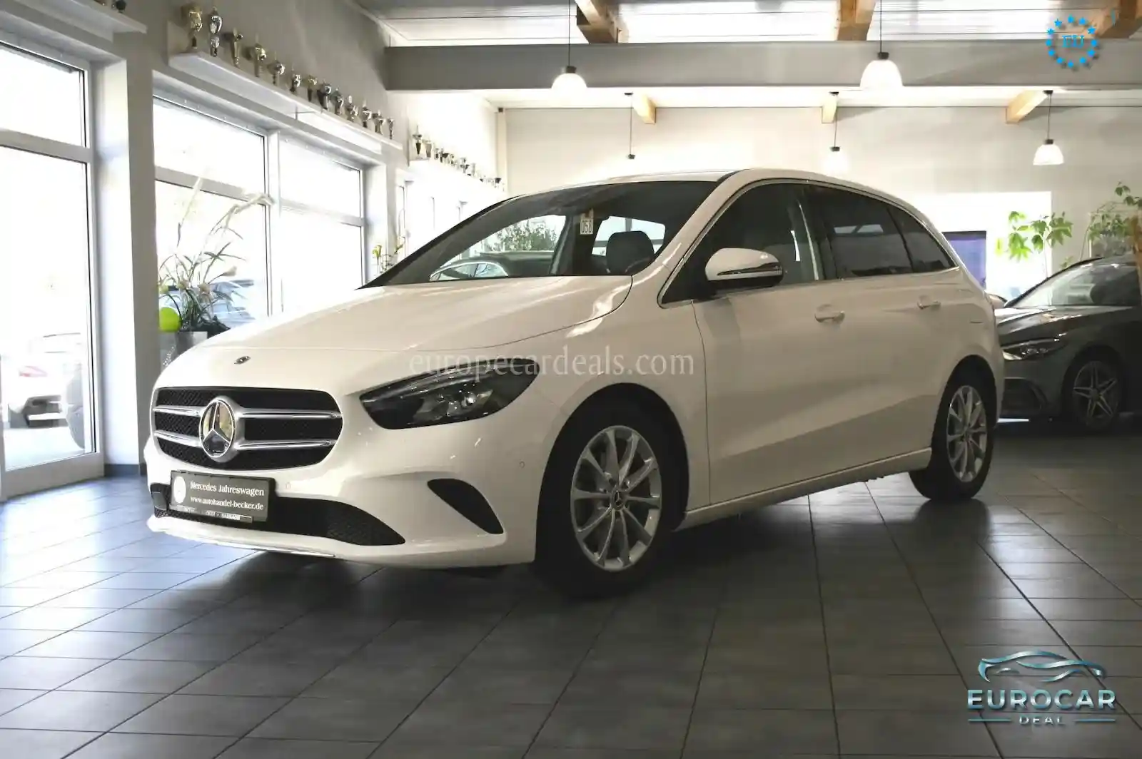 Mercedes-Benz B 180