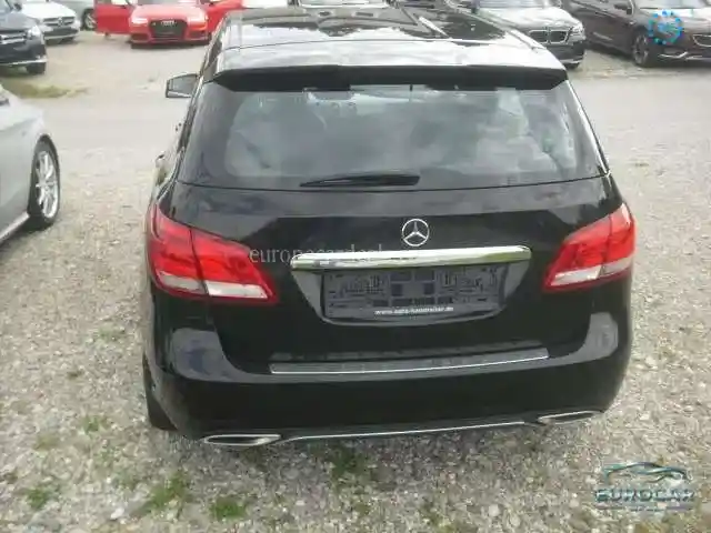Mercedes-Benz B 200