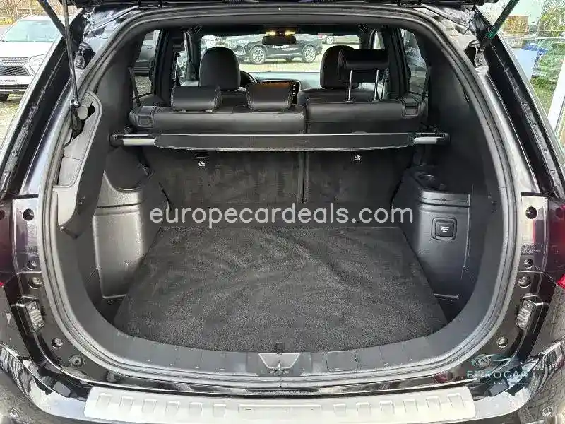 Mitsubishi Plug-in Hybrid Outlander