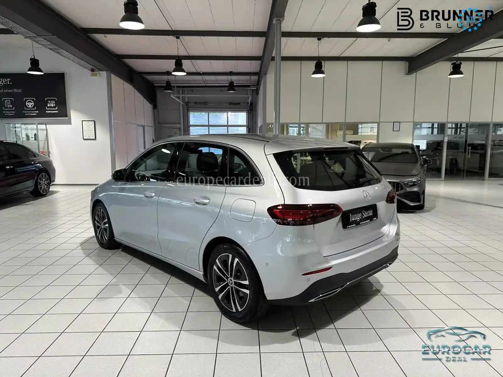 Mercedes-Benz B 180