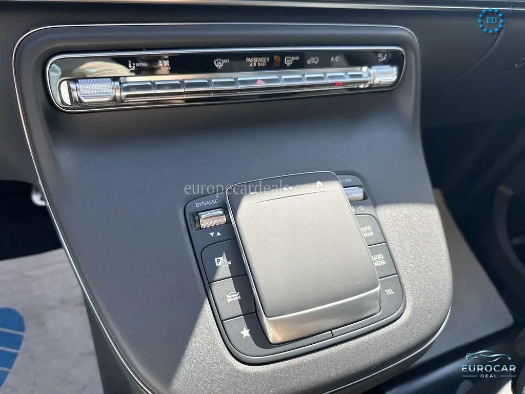 Mercedes-Benz V 220