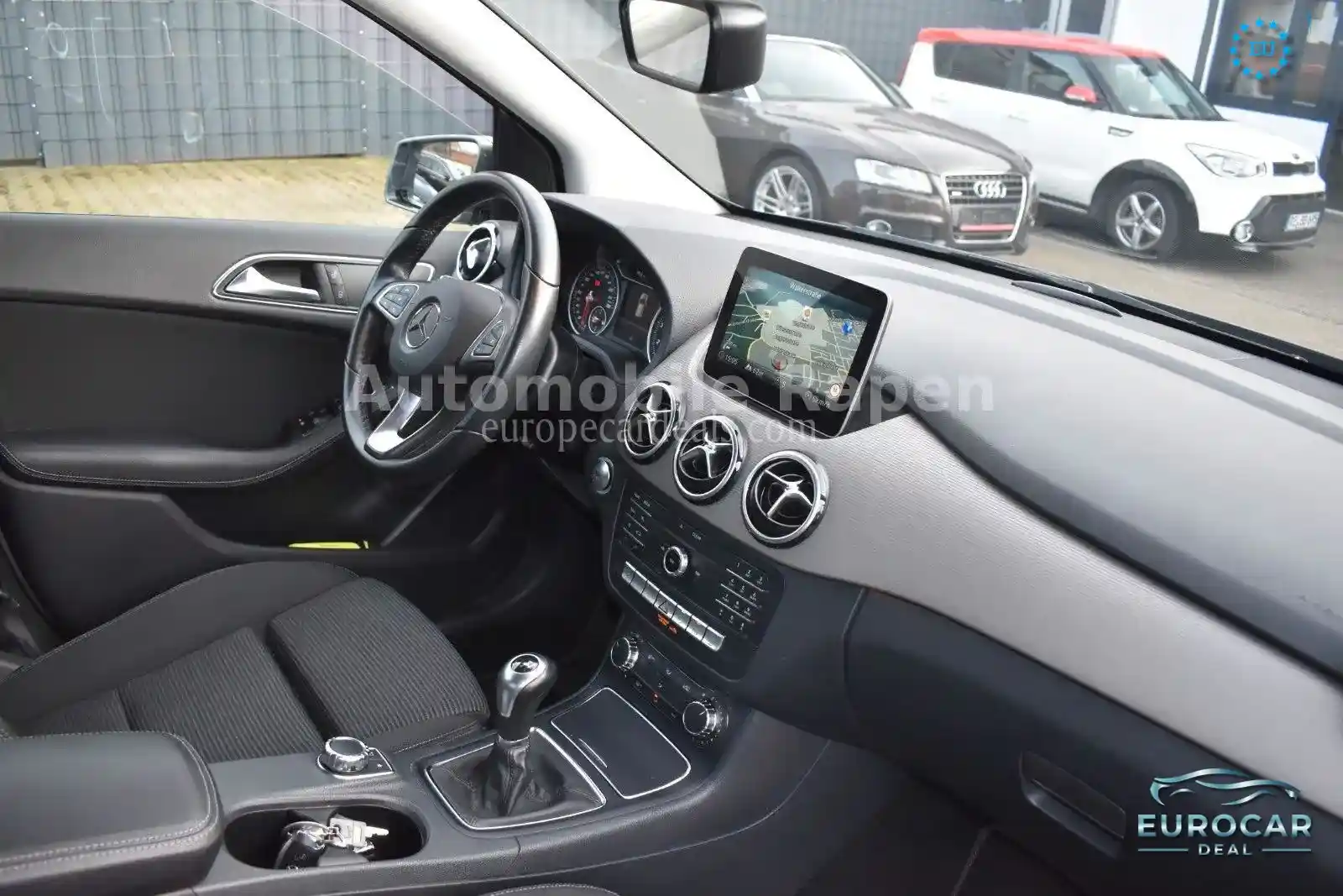 Mercedes-Benz B 180