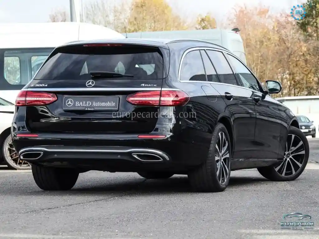 Mercedes-Benz E 300
