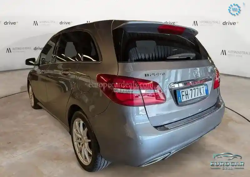 Mercedes-Benz B 200