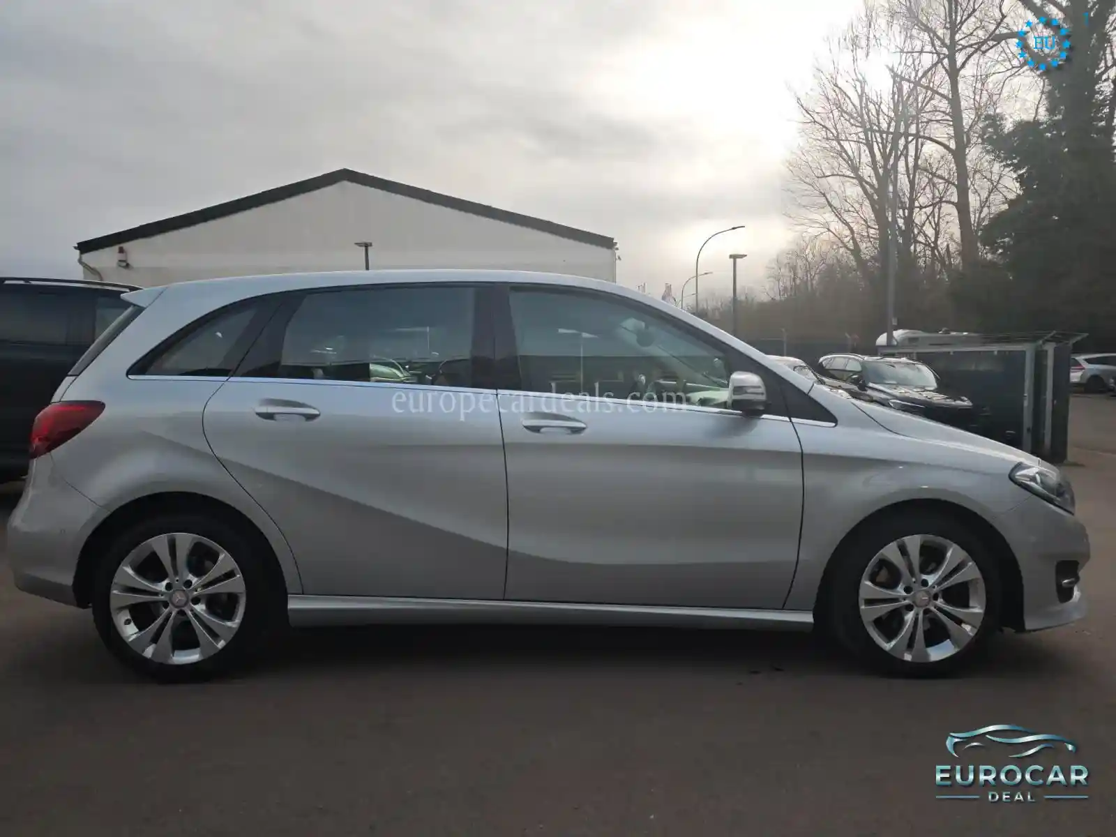 Mercedes-Benz B 180