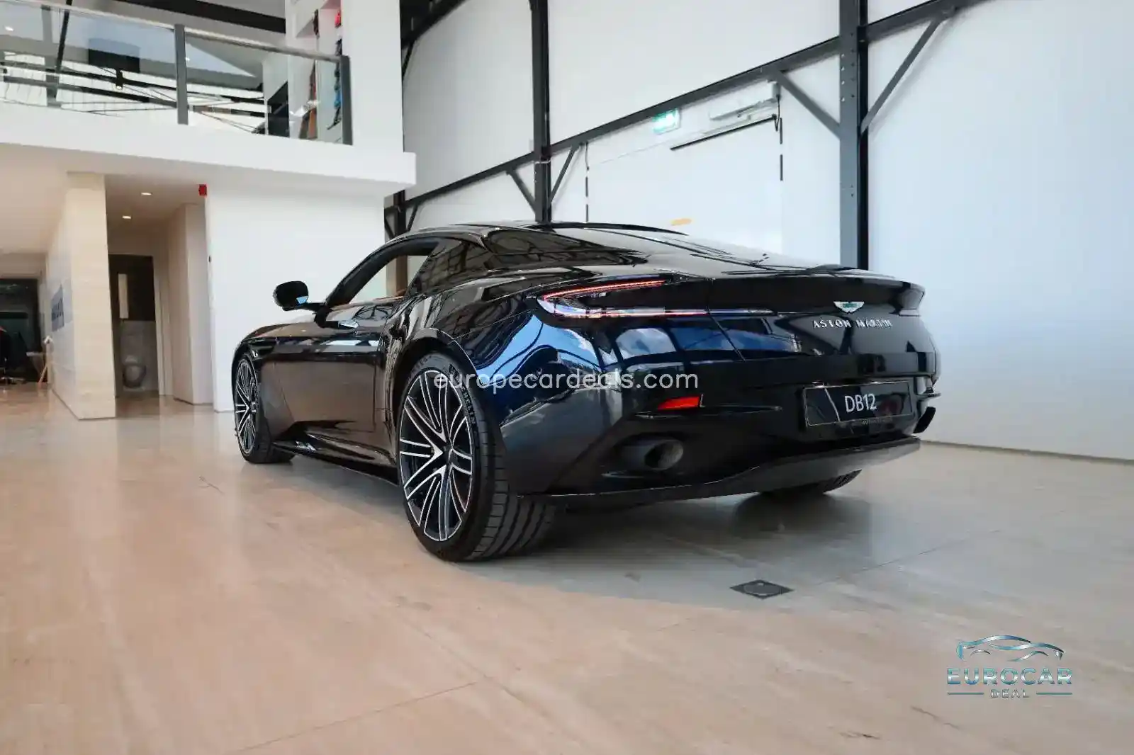 Aston Martin DB12