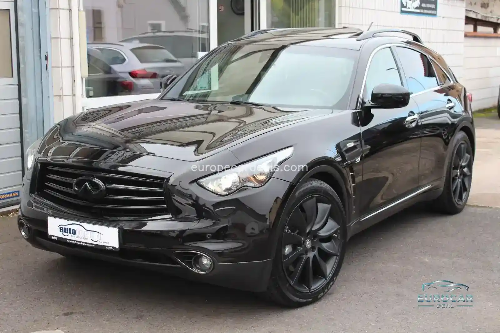 Infiniti QX70