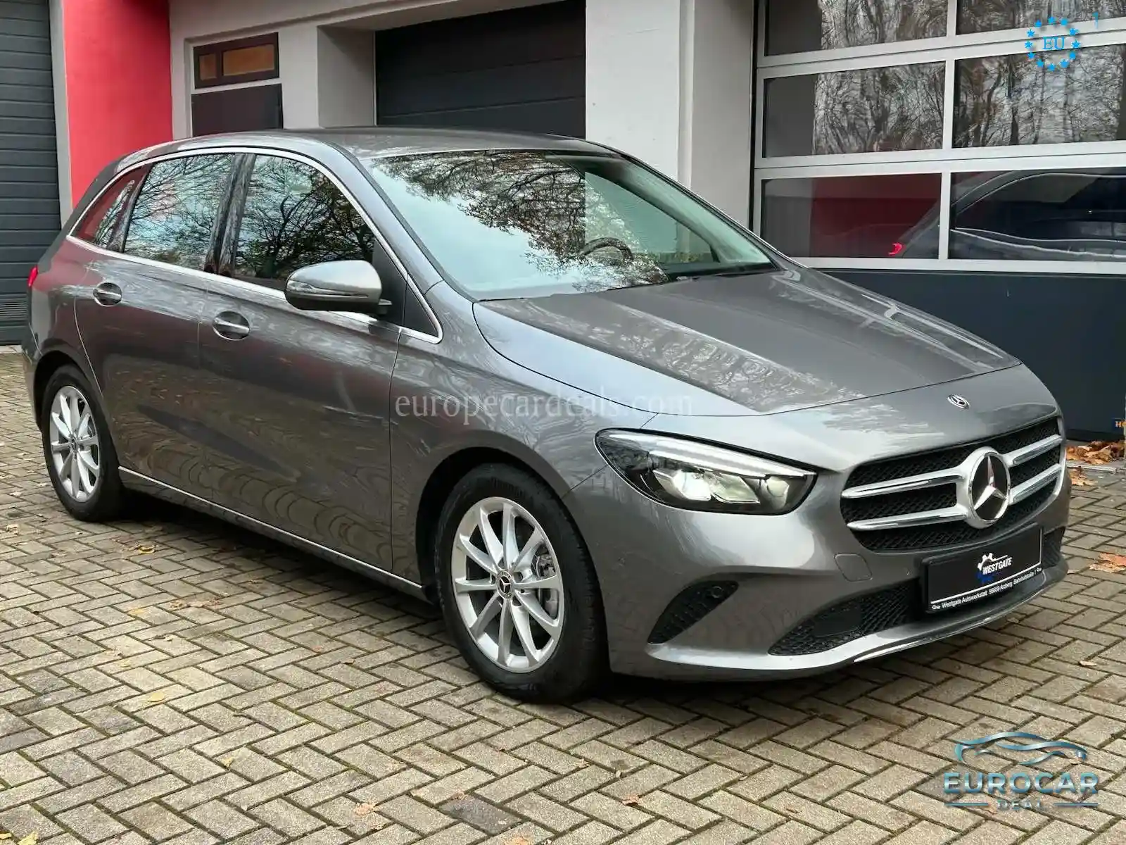 Mercedes-Benz B 180