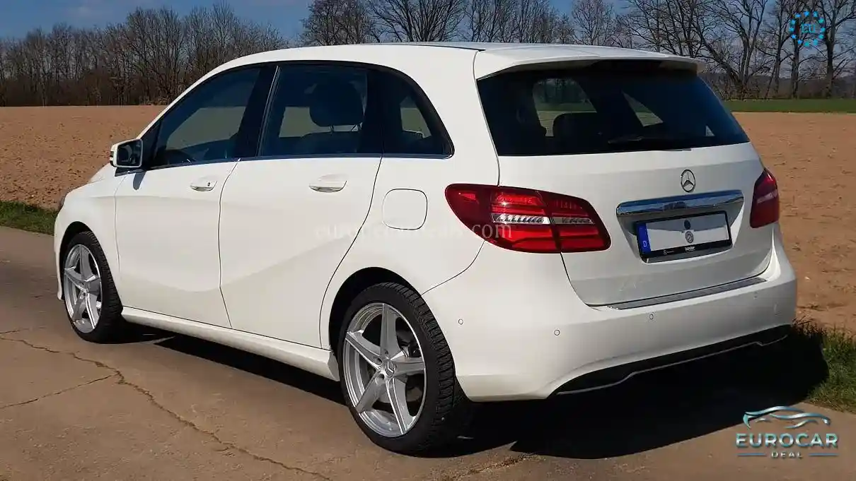 Mercedes-Benz B 180