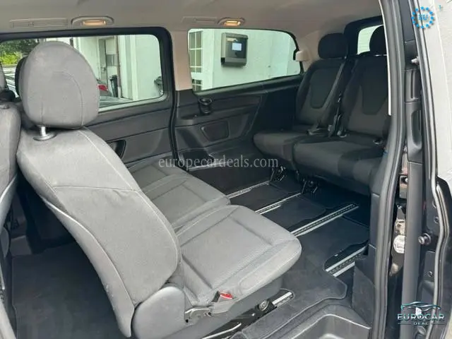 Mercedes-Benz V 220