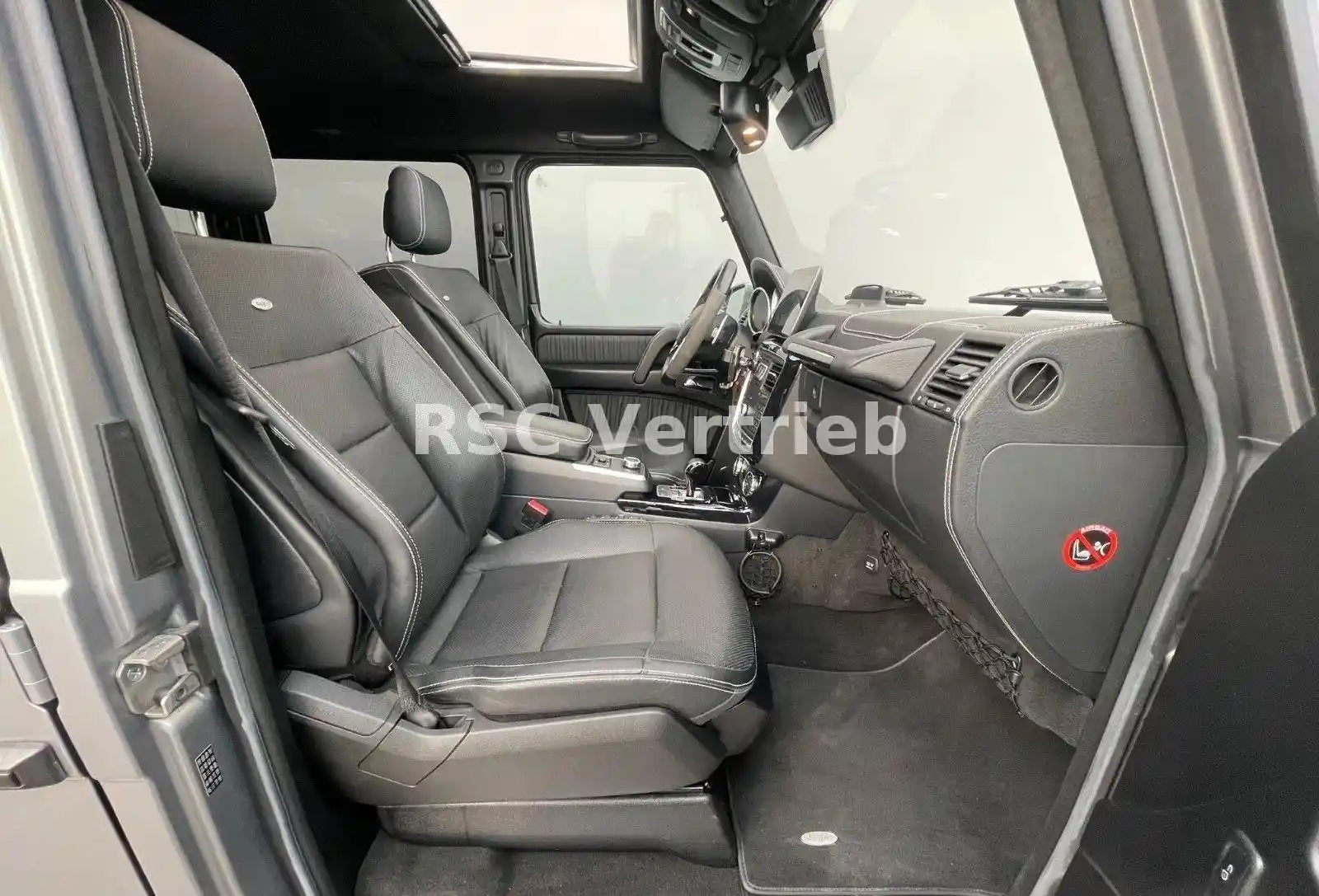 Mercedes-Benz G 500
