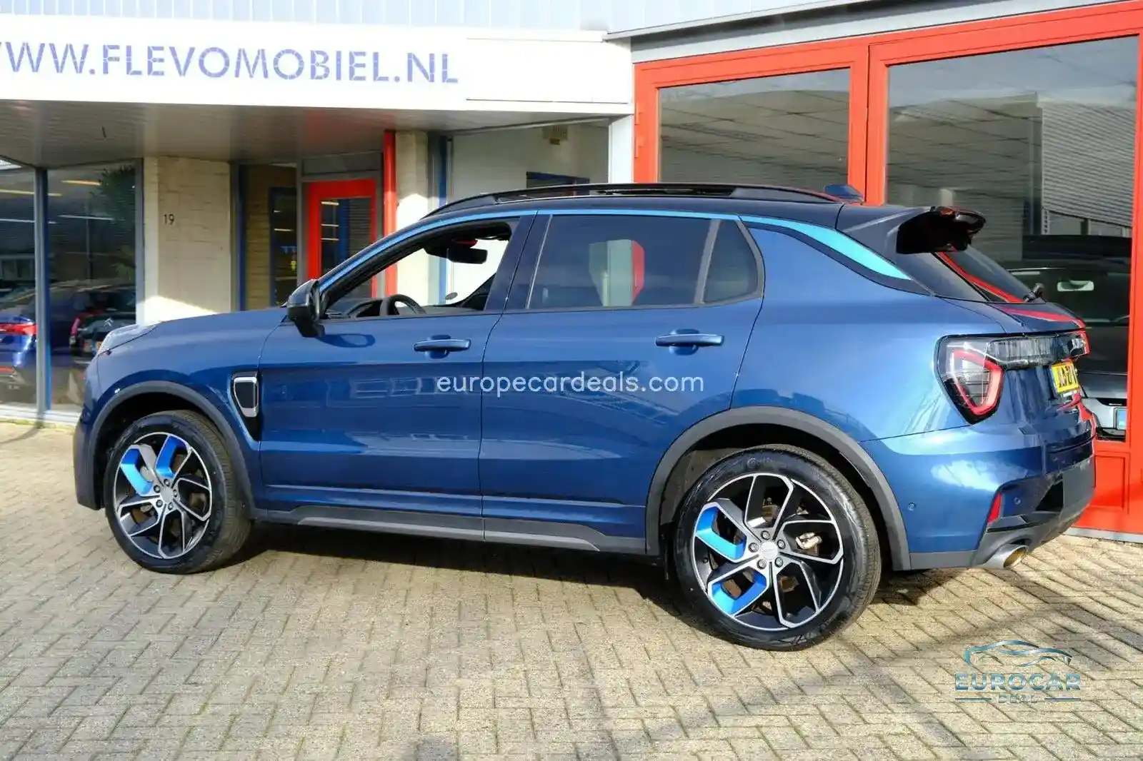 Lynk&Co 01