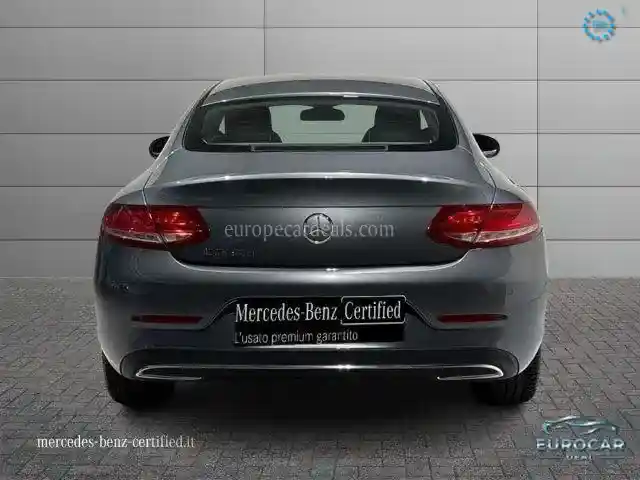 Mercedes-Benz C 220