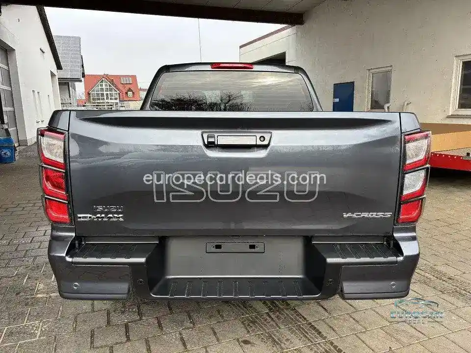 D-MAX Double Cab 4×4 AHK V-Cross A/T