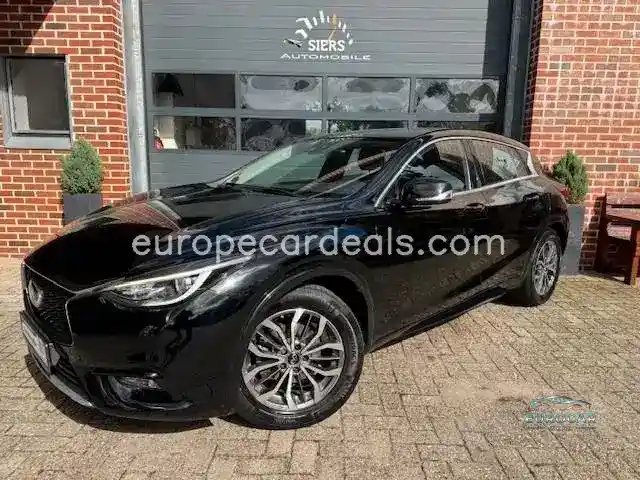 Infiniti Q30