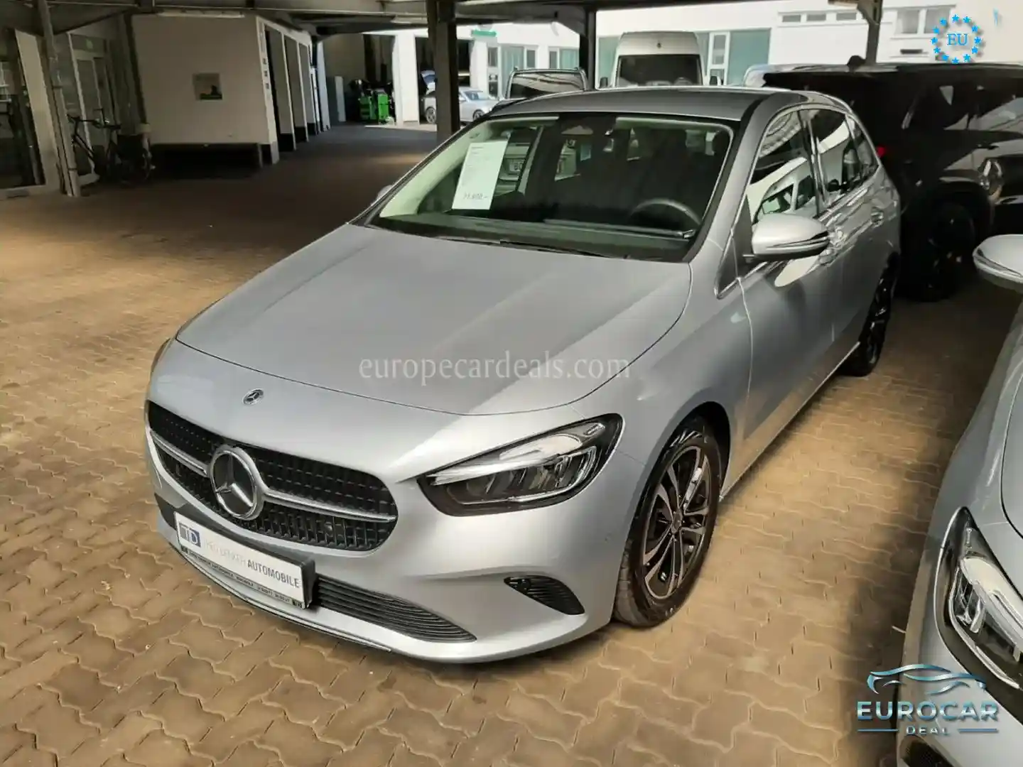 Mercedes-Benz B 180