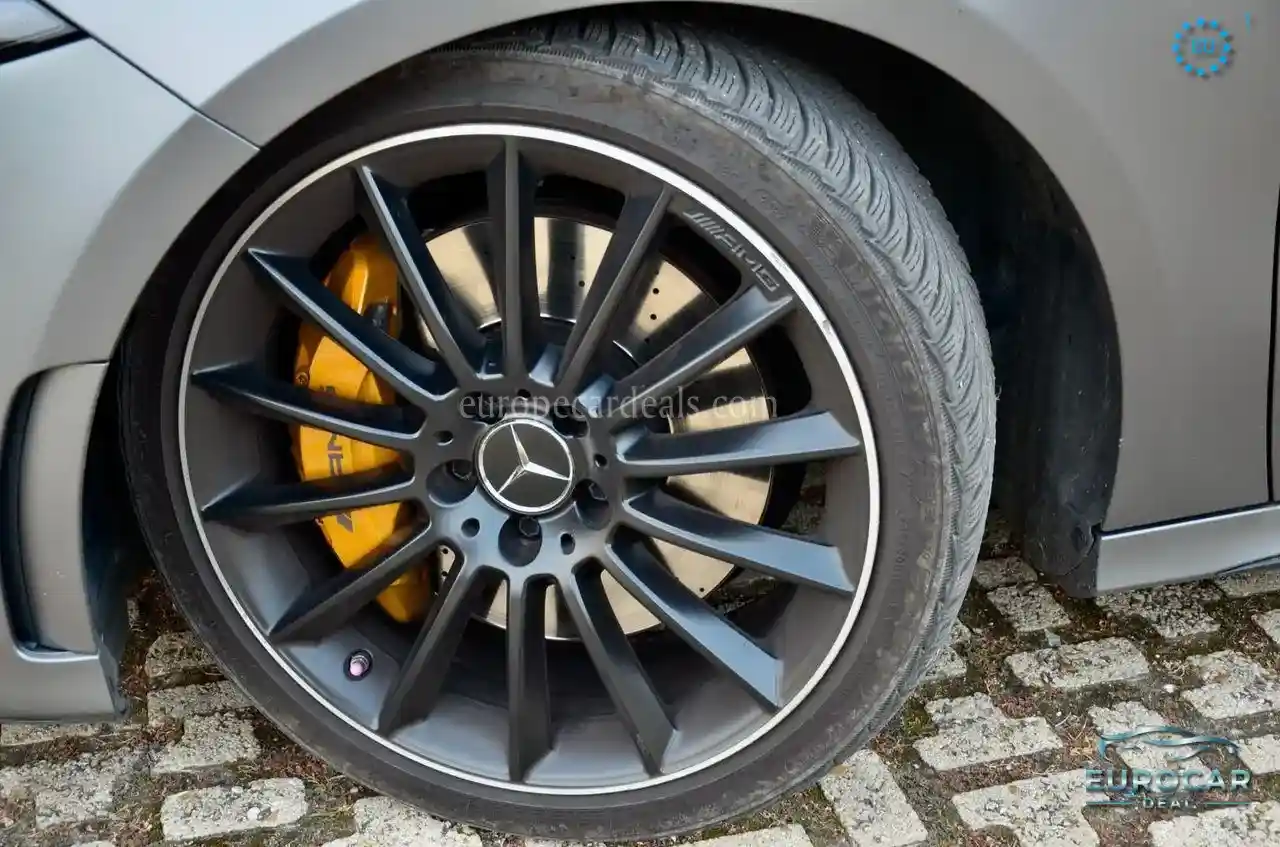 Mercedes-Benz A 35 AMG