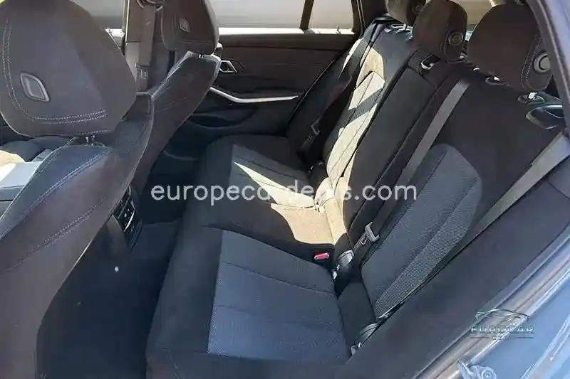 BMW 330