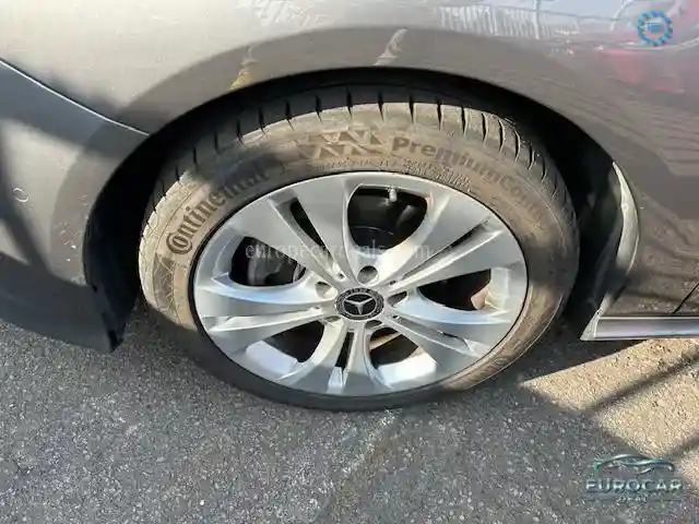 Mercedes-Benz B 220
