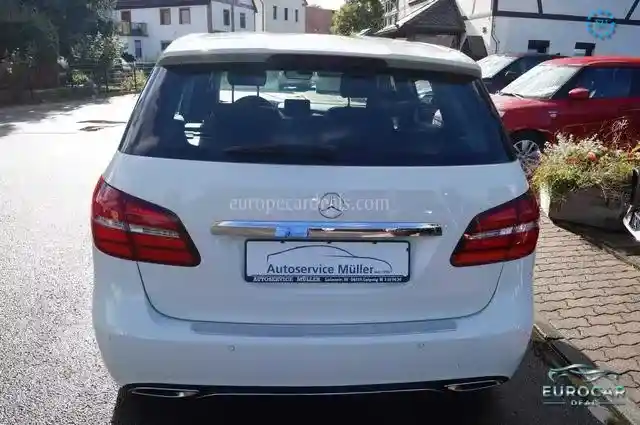 Mercedes-Benz B 200