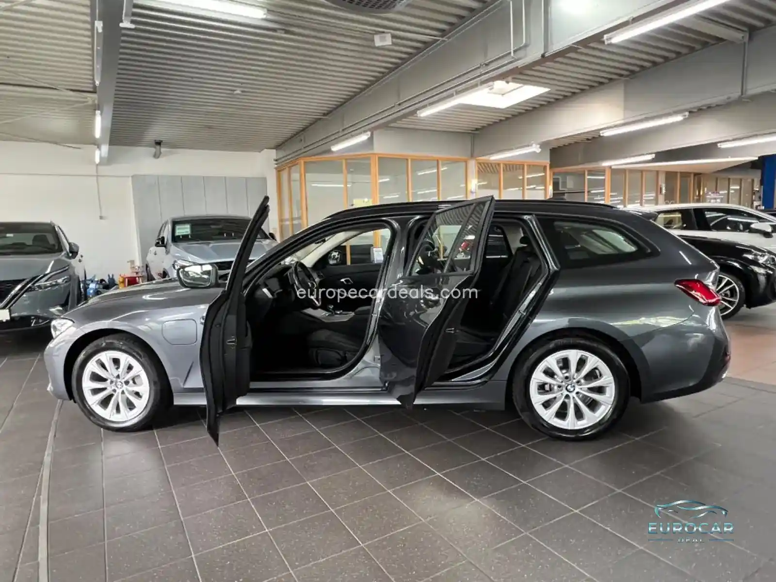 BMW 330
