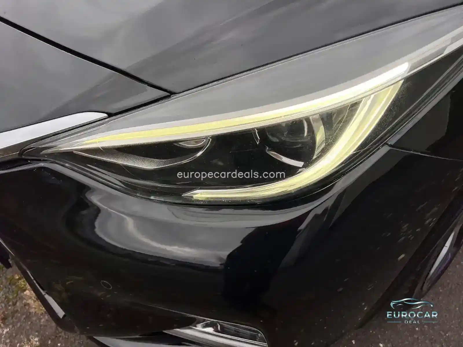 Infiniti Q30