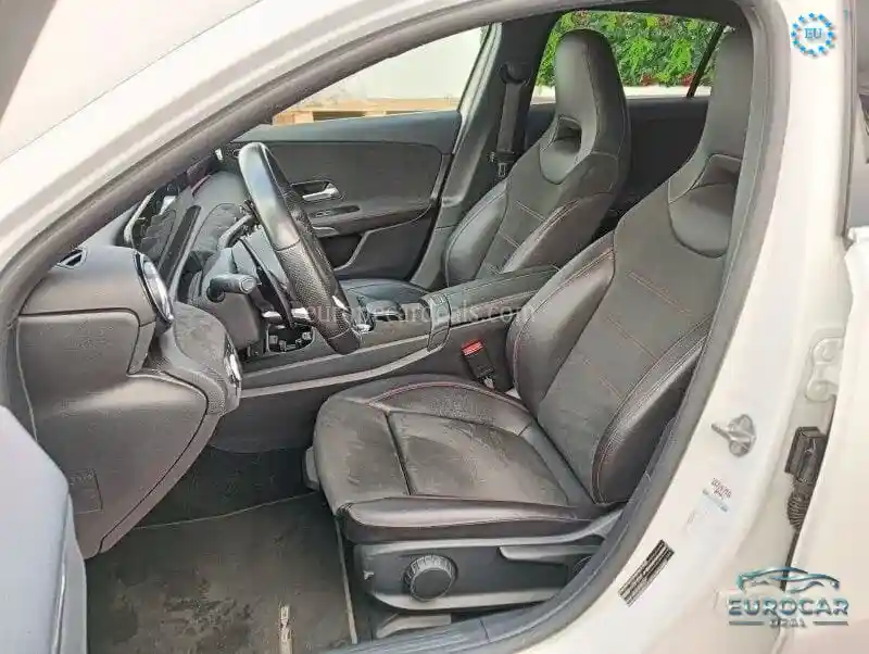 Mercedes-Benz A 220