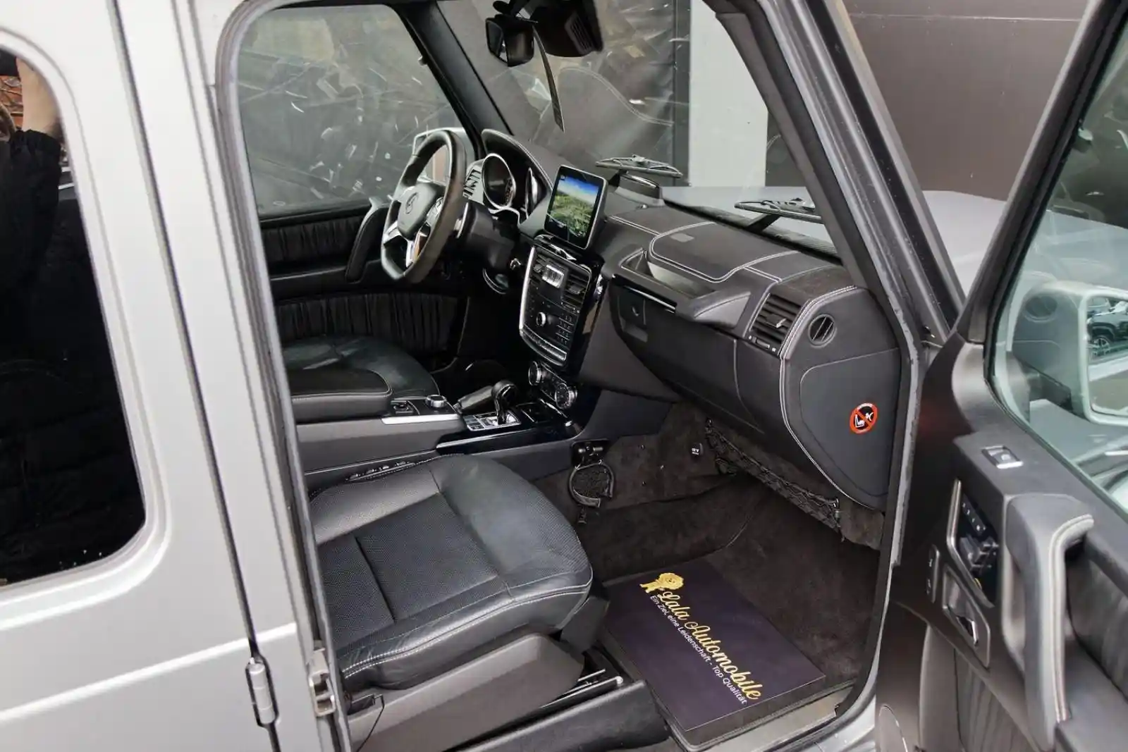 Mercedes-Benz G 500