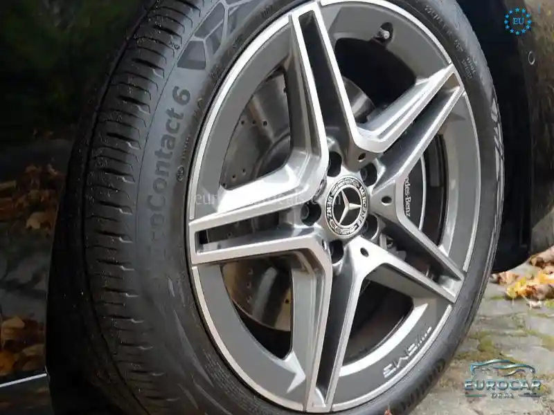 Mercedes-Benz A 220