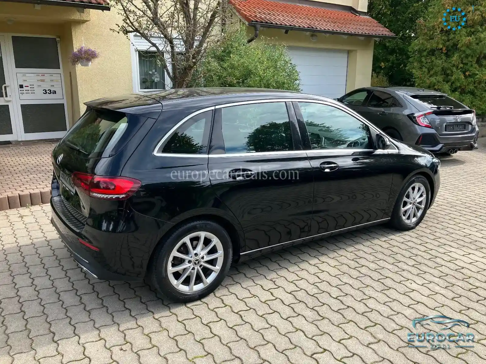 Mercedes-Benz B 180